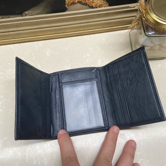 Calvin Klein Leather Wallet. UNISEX - Picture 6 of 8